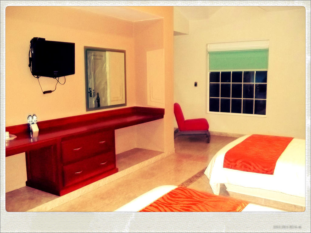 Hotel Aqua Spa & Resort Martinez de la Torre Phòng bức ảnh